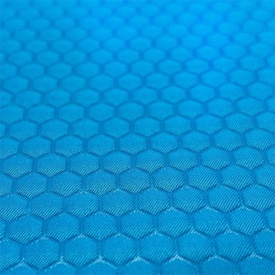 100%ポリエステル 75D * 150D トワイル 桃の皮革 フリース 113gsm3D 凸字 ビーチパンツ 防風布